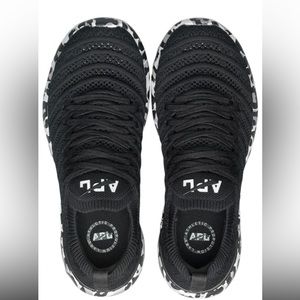 Apl shoes size 8 nib